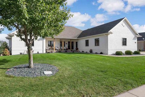 Photo of 1350 Huntington Hills Dr, IA 52302 (MLS # 202506041)