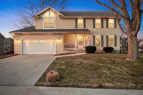 Photo of 320 Stoney Creek Rd NW, CedarRapids, IA 52405 (MLS # 202601316)
