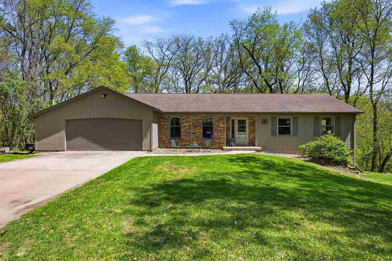 Photo 1 of 47 — 7 West View Acres NE, IowaCity, IA 52240