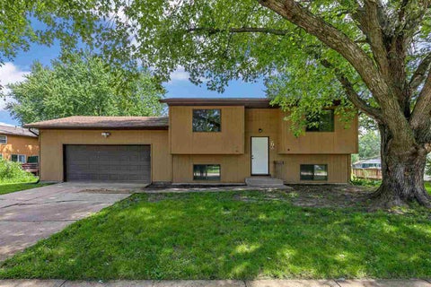 Photo of 70 Heritage Dr, NorthLiberty, IA 52317 (MLS # 202605096)