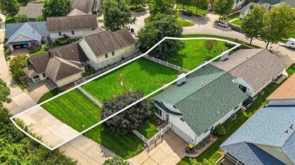 900 LONGFELLOW PL, IOWA CITY, IA 52240 - Image f91bbc360fc082b4c72cf23a0ce32599/207010760