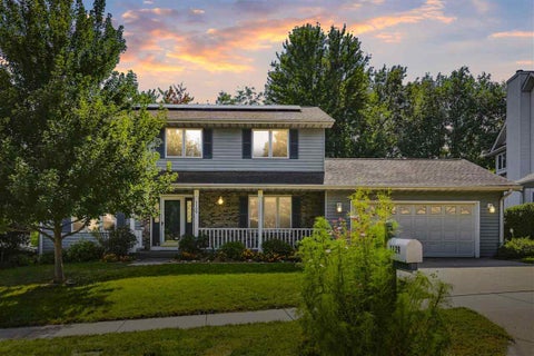 Photo of 1129 Hampton Court, IowaCity, IA 52240 (MLS # 202605348)