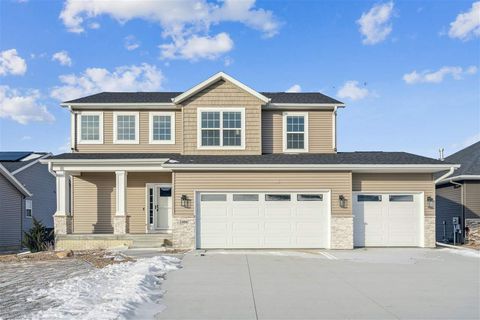 Photo of 2406 Royal Oak Ridge Rd, Marion, IA 52302 (MLS # 202600636)