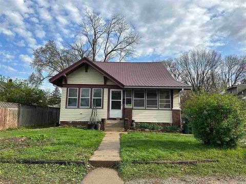 Photo of 520 Brookland Park Drive, Iowa City, IA 52240 (MLS # 202505216)