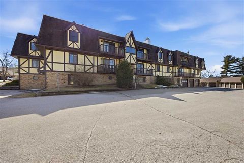 Photo of 1512 1st Ave C204N #C204N, Coralville, IA 52241 (MLS # 202601888)