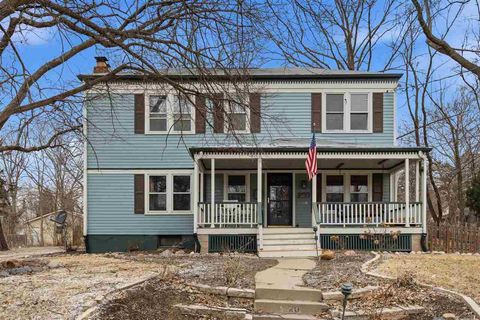 Photo of 920 Ginter Ave, IowaCity, IA 52240 (MLS # 202601513)