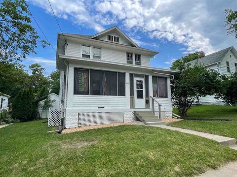 Photo of 820 Bowery St, Iowa City, IA 52240 (MLS # 202505150)