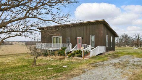 Photo of 4596 Hazelwood Ave SW, Iowa City, IA 52240 (MLS # 202502074)