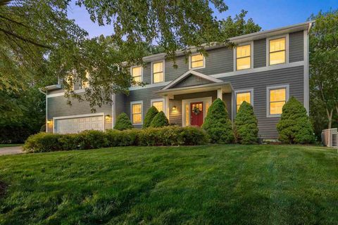 Photo of 3164 Country Ct, IowaCity, IA 52240 (MLS # 202603818)