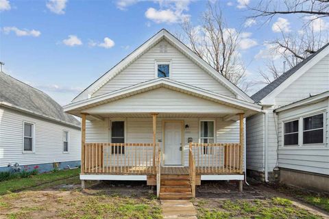 Photo of 1032 3rd Ave SW, Cedar Rapids, IA 52404 (MLS # 202502716)