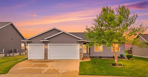Photo of 2249 Bluegrass St, Marion, IA 52302 (MLS # 202603677)
