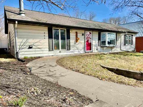 Photo of 409 5th St, Coralville, IA 52241 (MLS # 202601973)