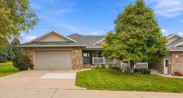 2204 135TH DR UNIT 1, KALONA, IA 52247 - Image fc3bb4bd2685fbd33b8ff5f316b7f96d/1167244833