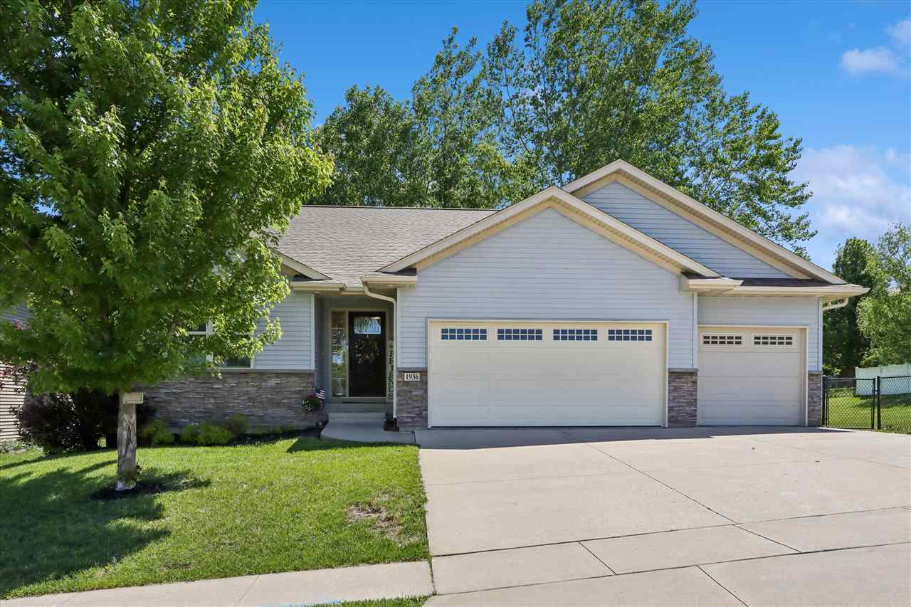 Photo 1 of 51 — 1936 Mackinaw Dr, IowaCity, IA 52245