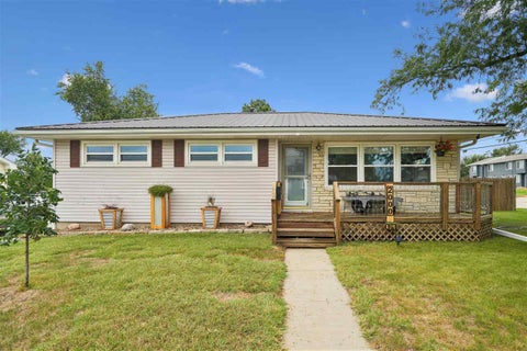 Photo of 2000 Lauren Dr SW, CedarRapids, IA 52404 (MLS # 202605466)