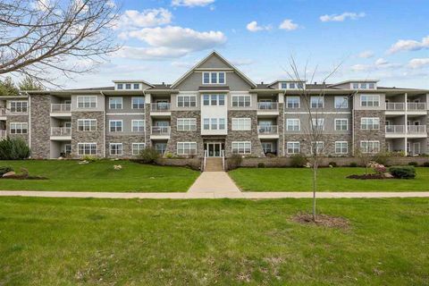 Photo of 260 N Scott Blvd 305 #305, Iowa City, IA 52245 (MLS # 202502668)