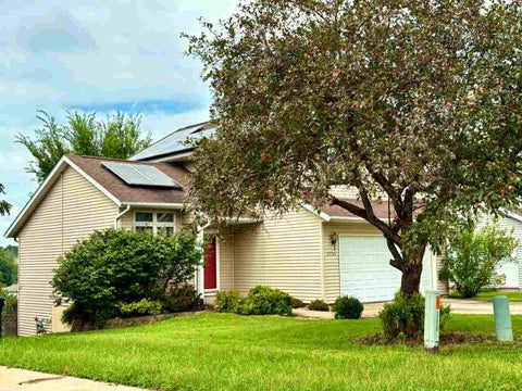 Photo of 1730 Park Ridge Dr, Coralville, IA 52241 (MLS # 202604959)