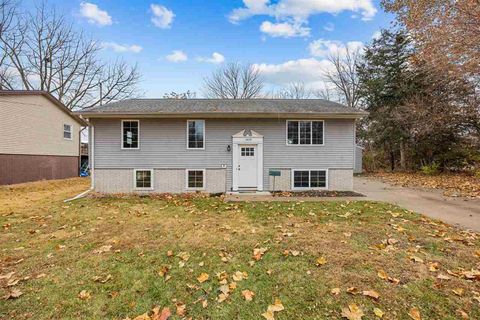 Photo of 1809 Deforest Ave, IowaCity, IA 52240 (MLS # 202507141)