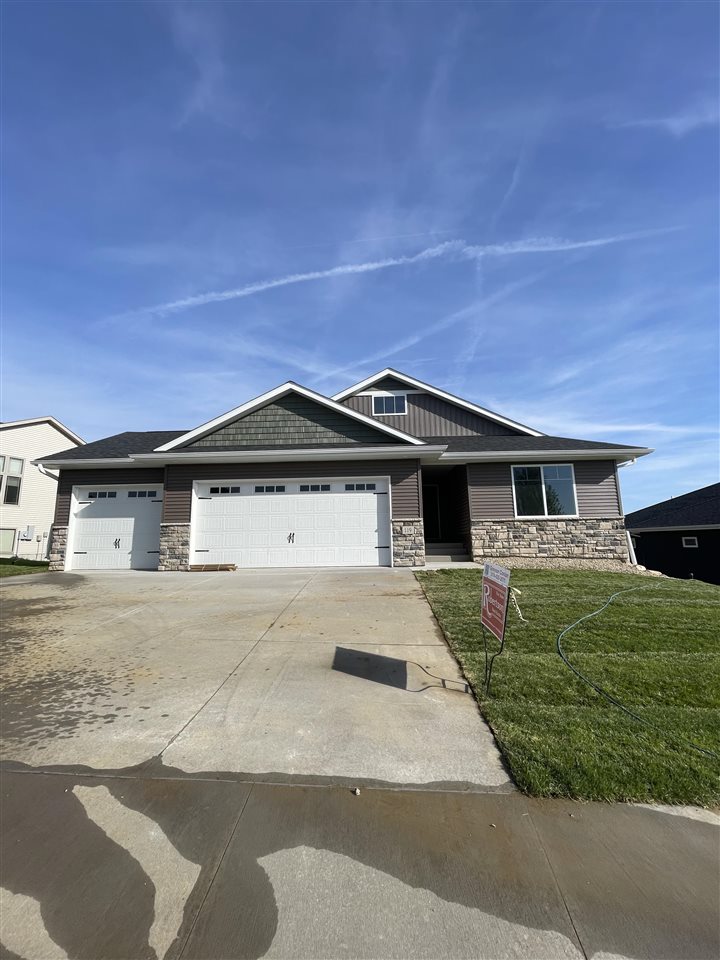 Photo 1 of 28 — 119 Chadwick Ln, IowaCity, IA 52245