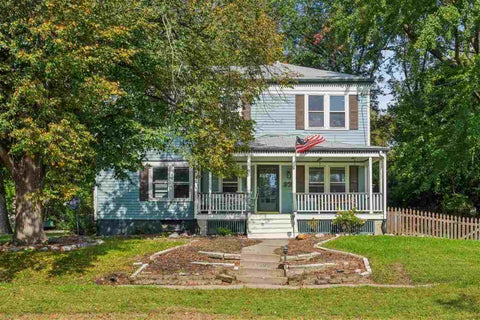 Photo of 920 Ginter Ave, IowaCity, IA 52240 (MLS # 202606039)