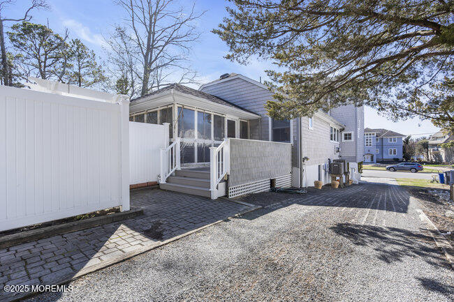 20 River Avenue, Island Heights, New Jersey image 11