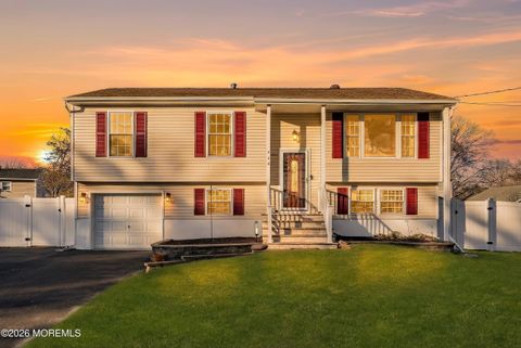 Photo of 636 Hill Road, Toms River, NJ 08753 (MLS # 22601376)