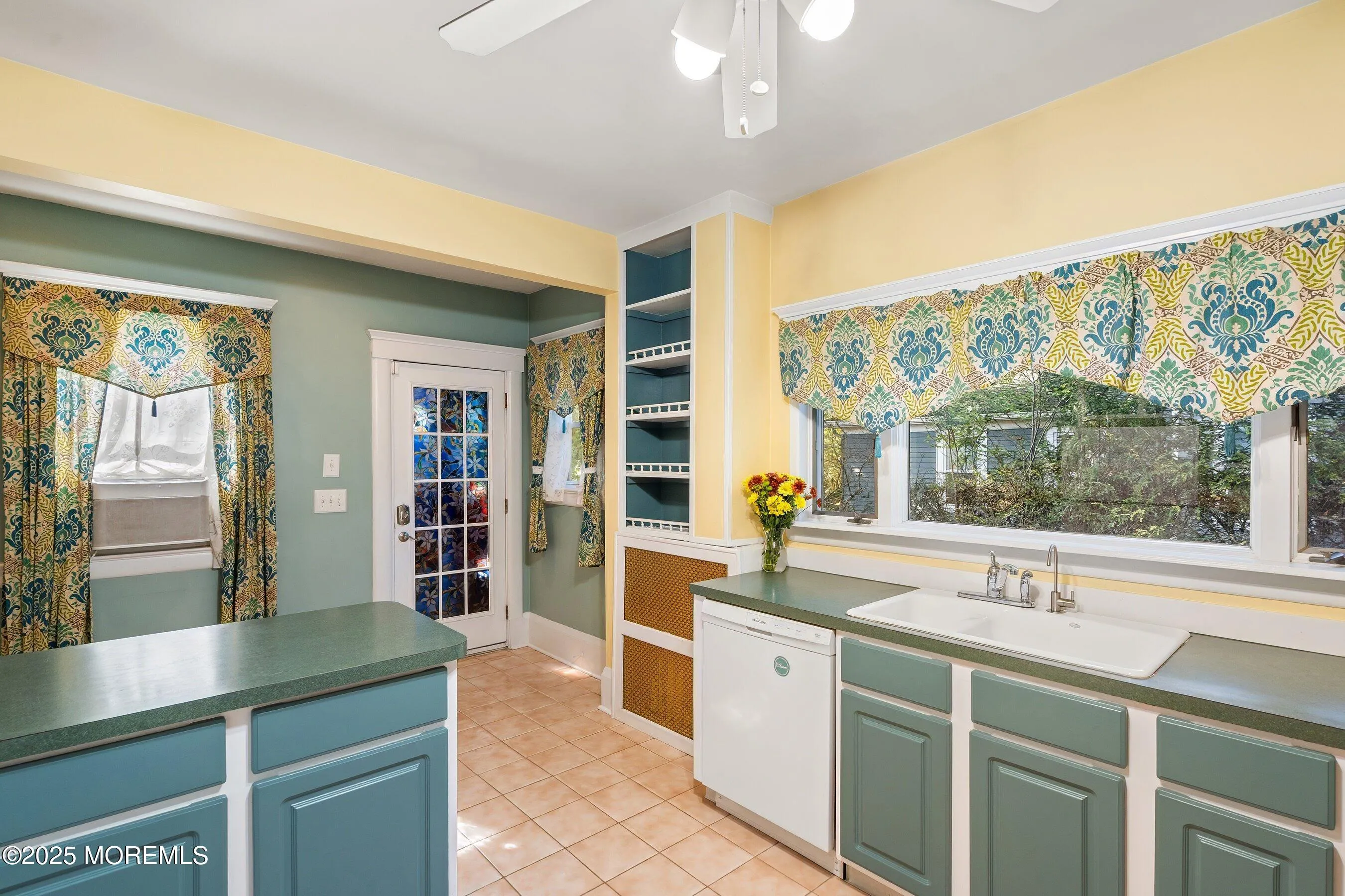 Freehold, New Jersey 07728, United States, 2 Bedrooms Bedrooms, ,1 BathroomBathrooms,Residential,Active,221501