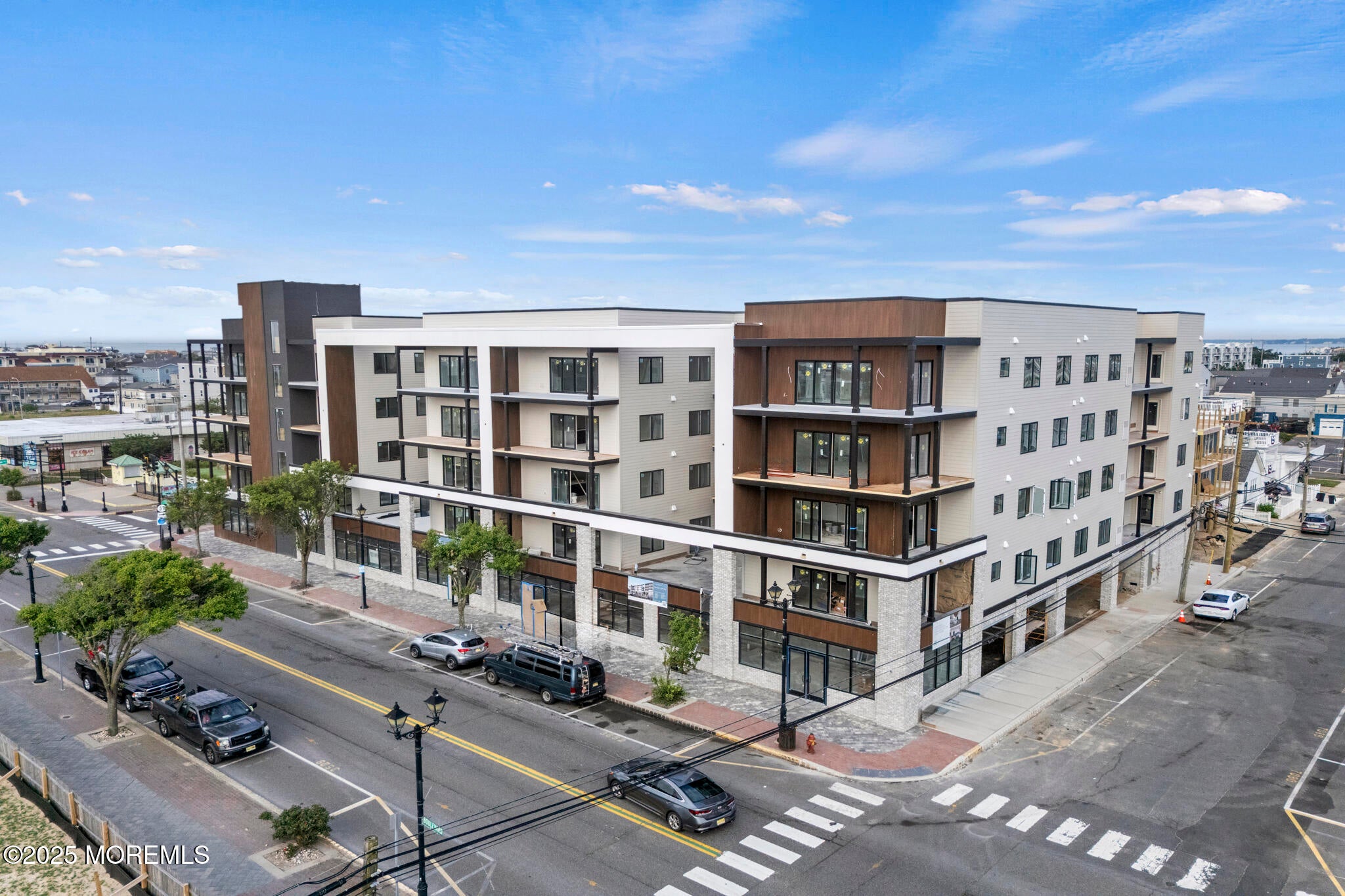 401 Boulevard 402