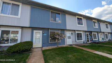 Townhouse For Rent - 36 Creek Road<br/> Brick, NJ 08724