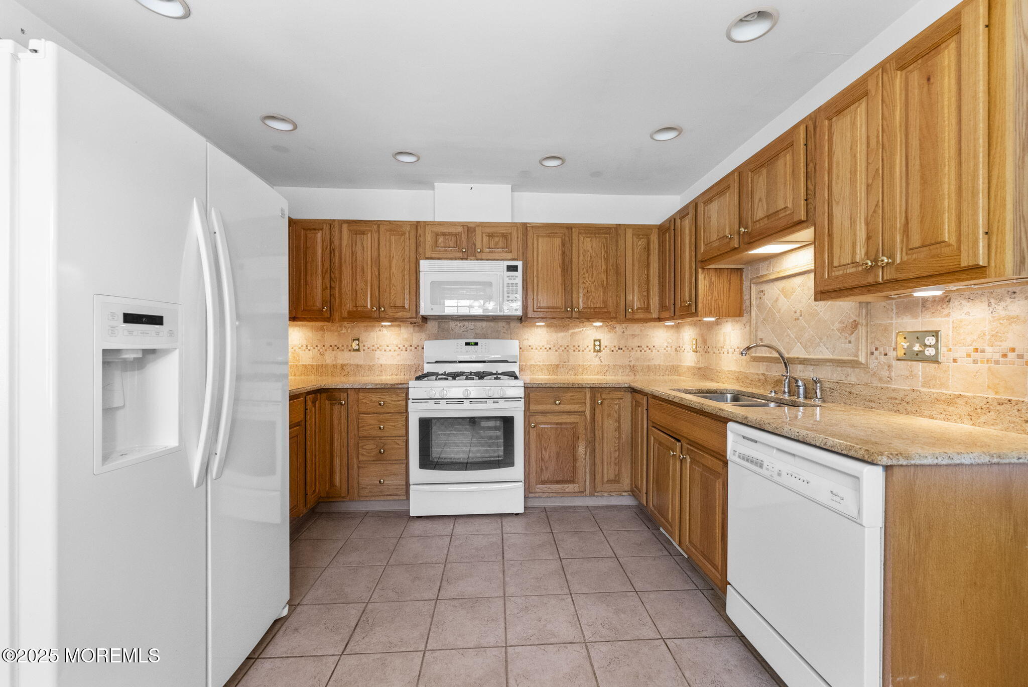25 Dogwood Lane, Freehold, New Jersey image 15