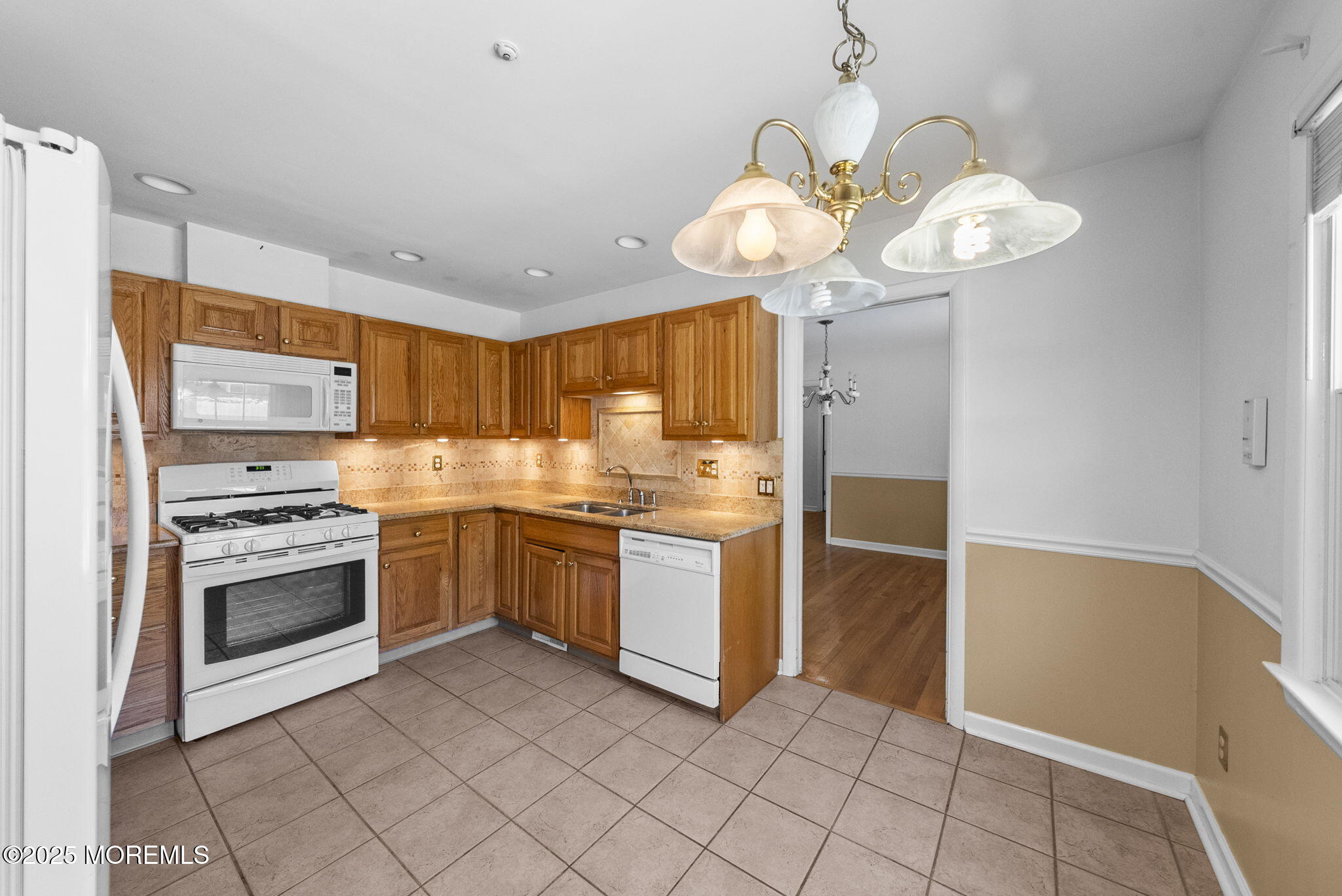 25 Dogwood Lane, Freehold, New Jersey image 14