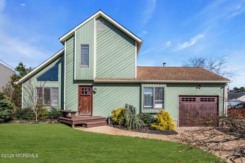 Homes For Sale - 779 Dunedin Street<br/> Ocean County, Toms River, NJ 08753