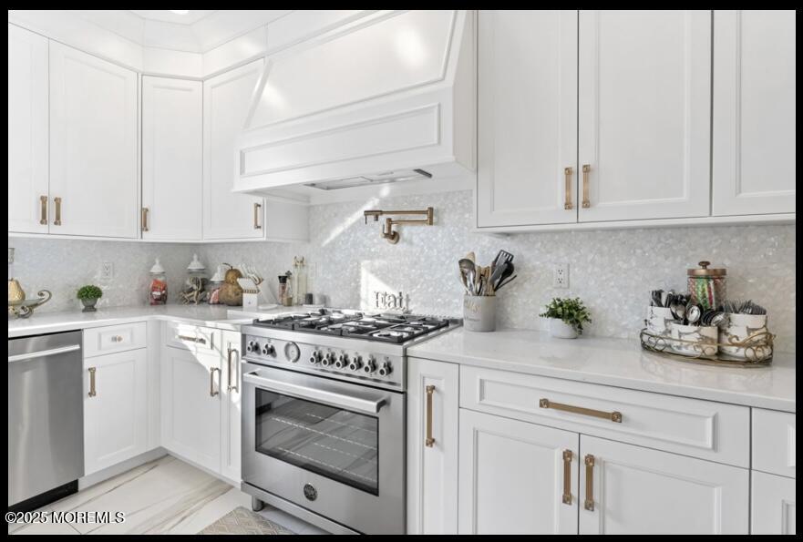13 Baltusrol Drive, Manalapan, New Jersey image 14