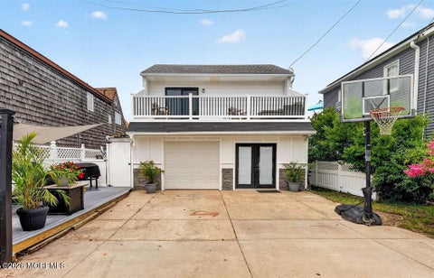 Homes For Sale - 31 Simpson Avenue<br/> Ocean City, NJ 08226
