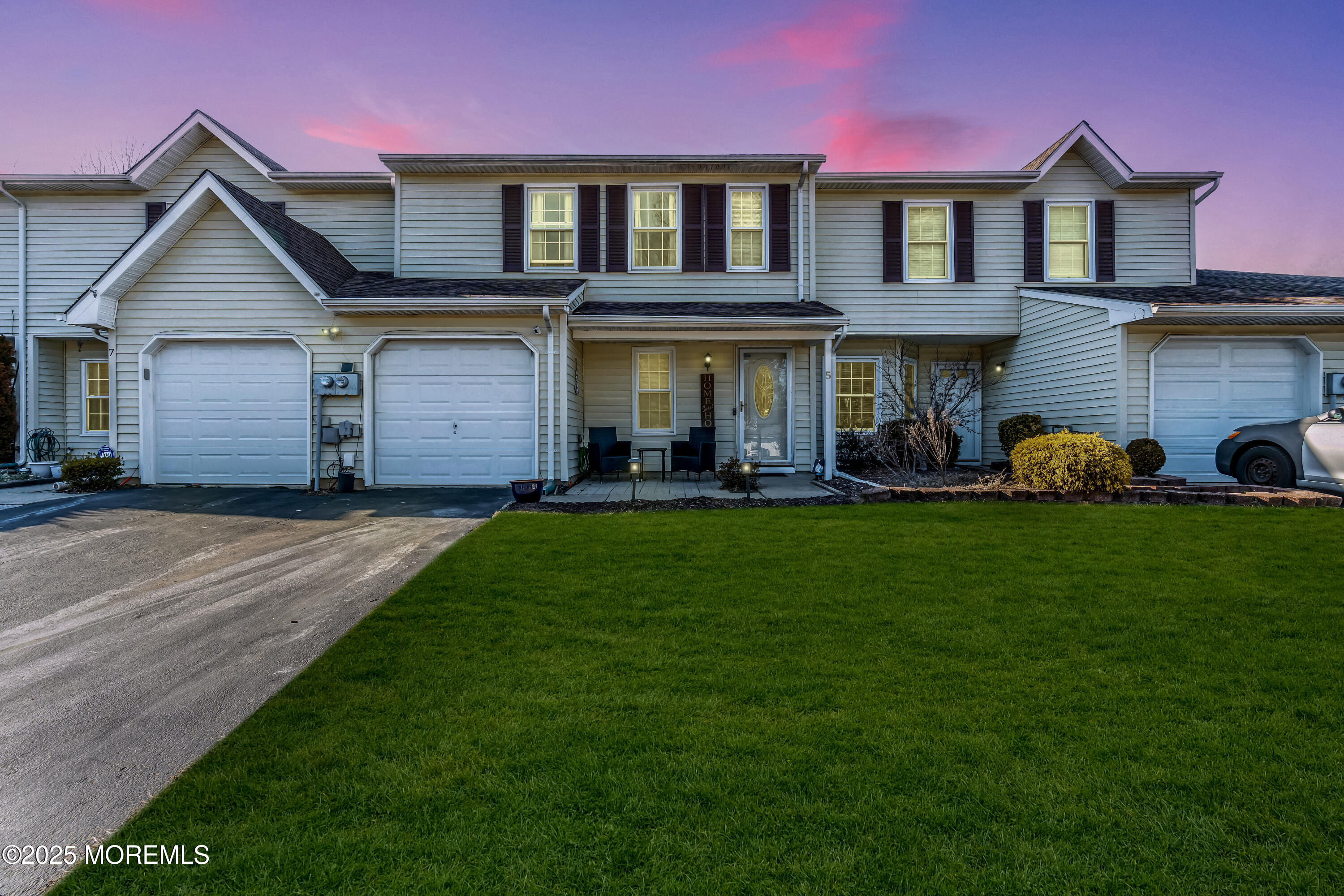 5 Breakwater Sq Square, Freehold, New Jersey image 1