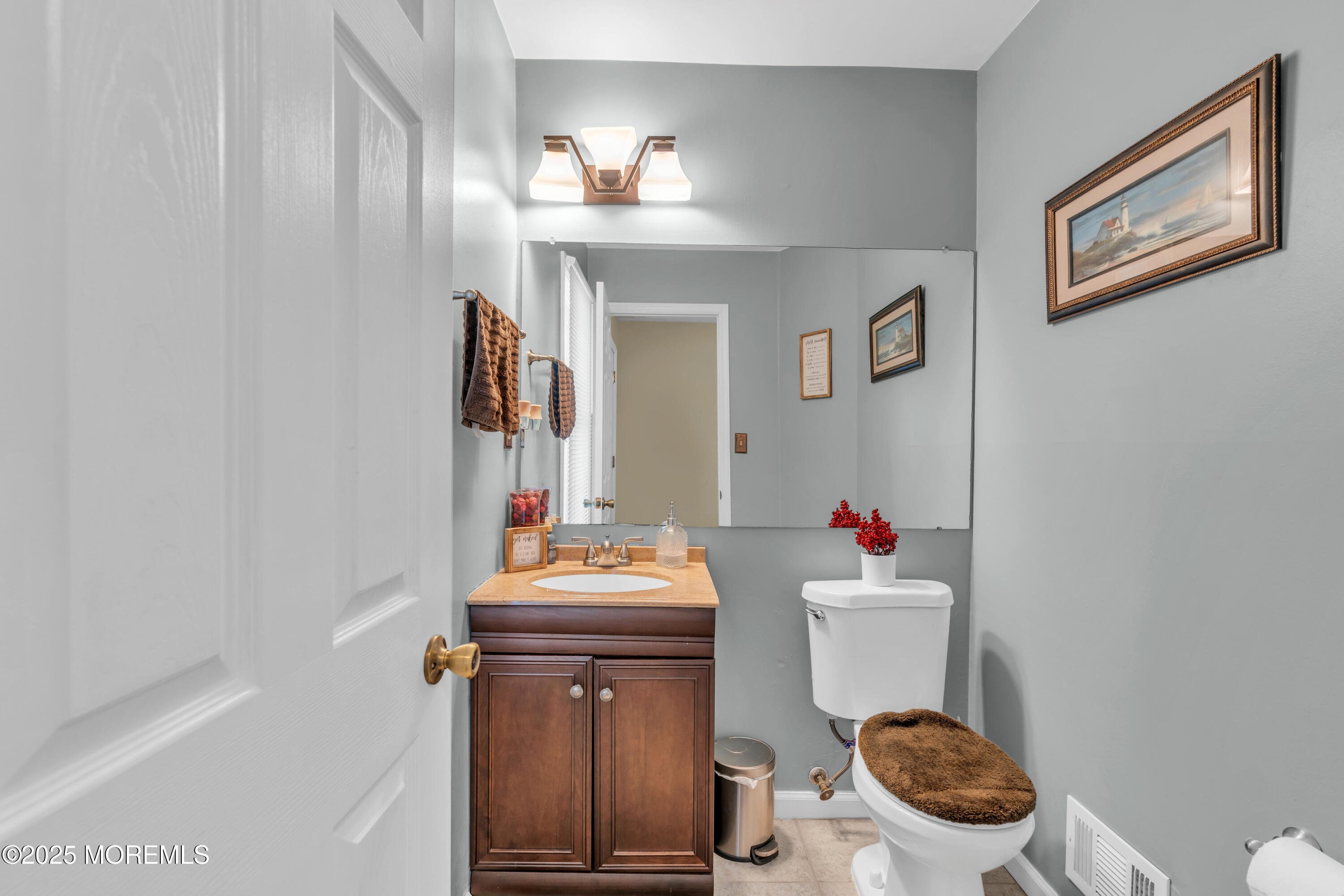 5 Breakwater Sq Square, Freehold, New Jersey image 5