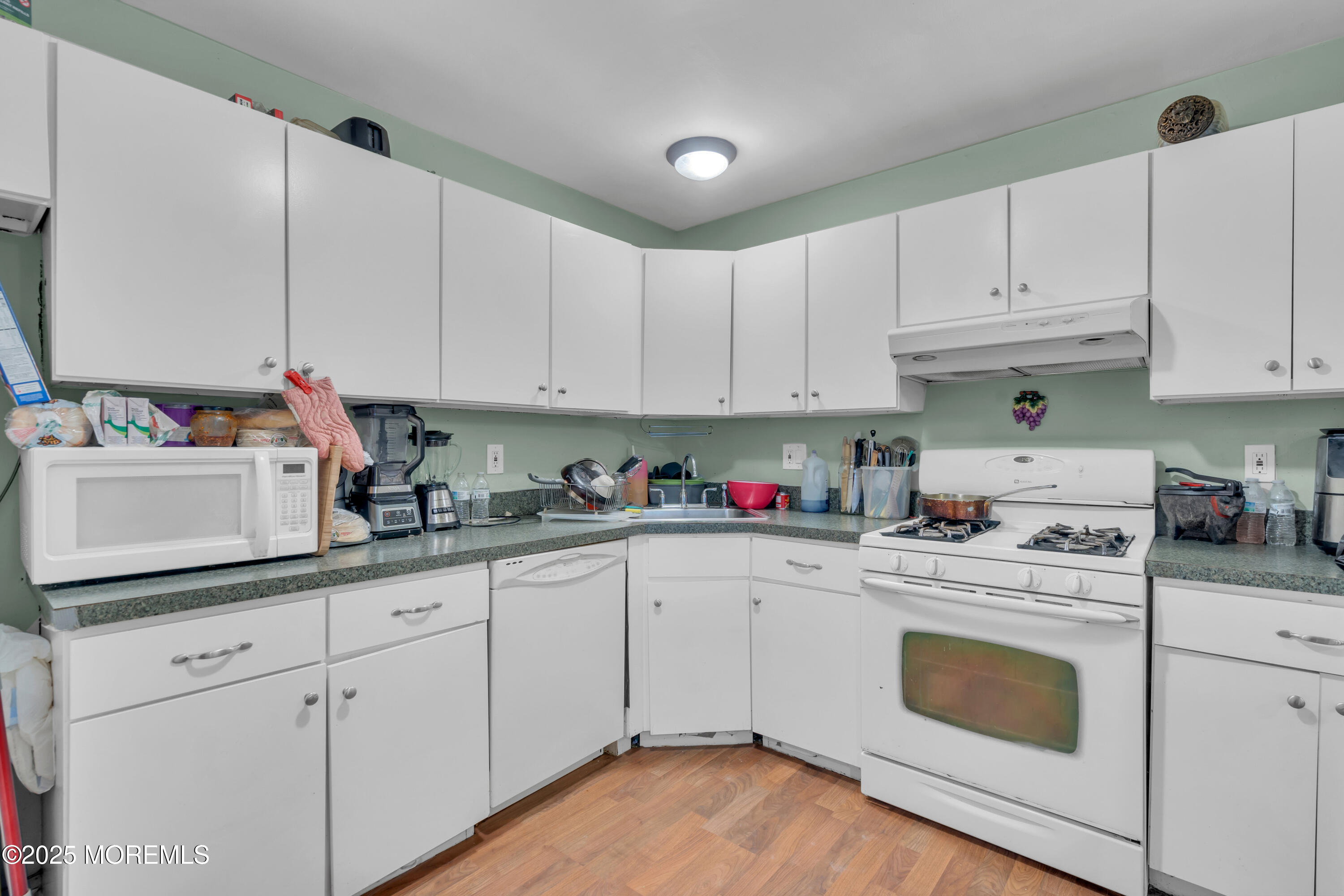 707 Zlotkin Circle #7, Freehold, New Jersey image 18