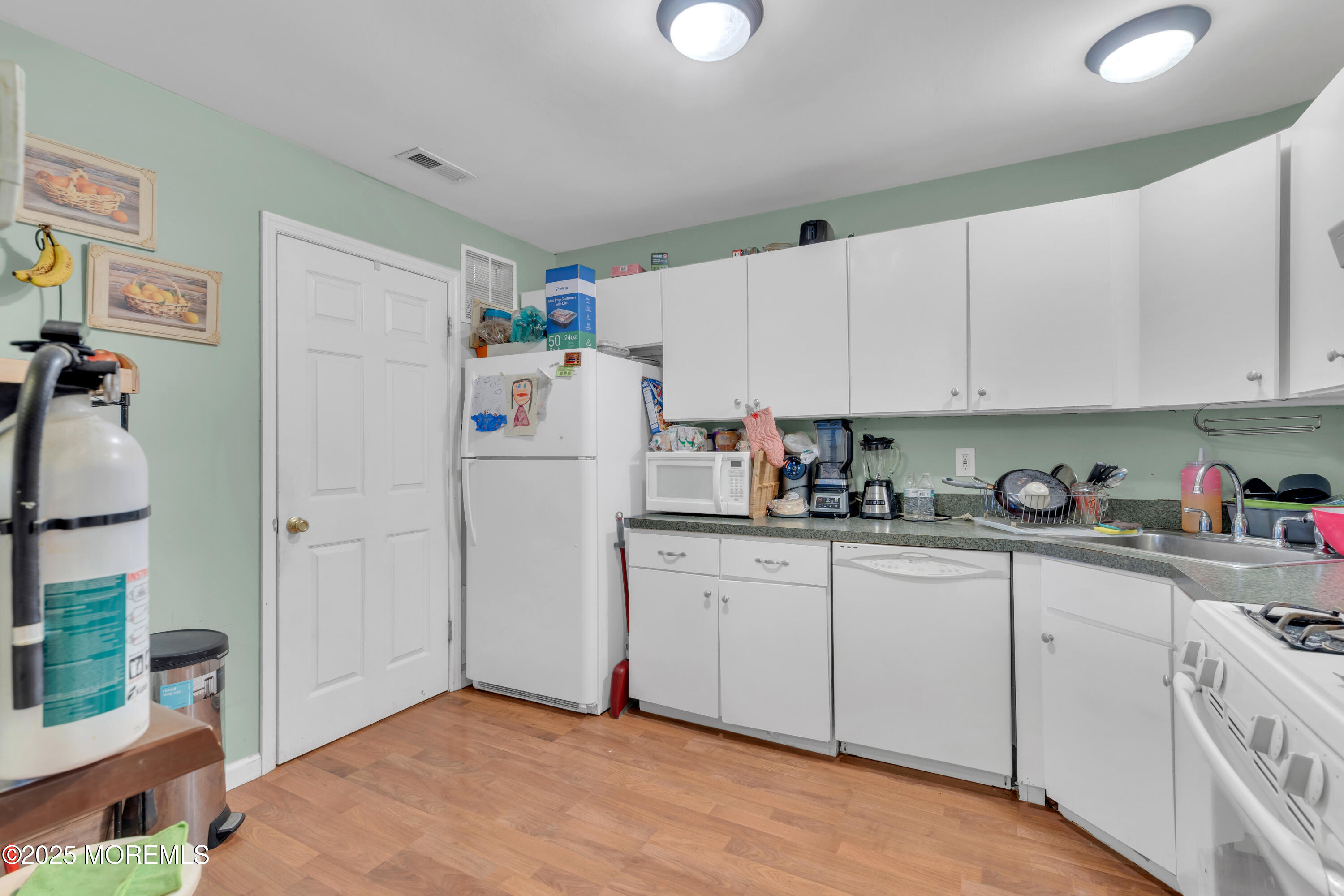 707 Zlotkin Circle #7, Freehold, New Jersey image 16