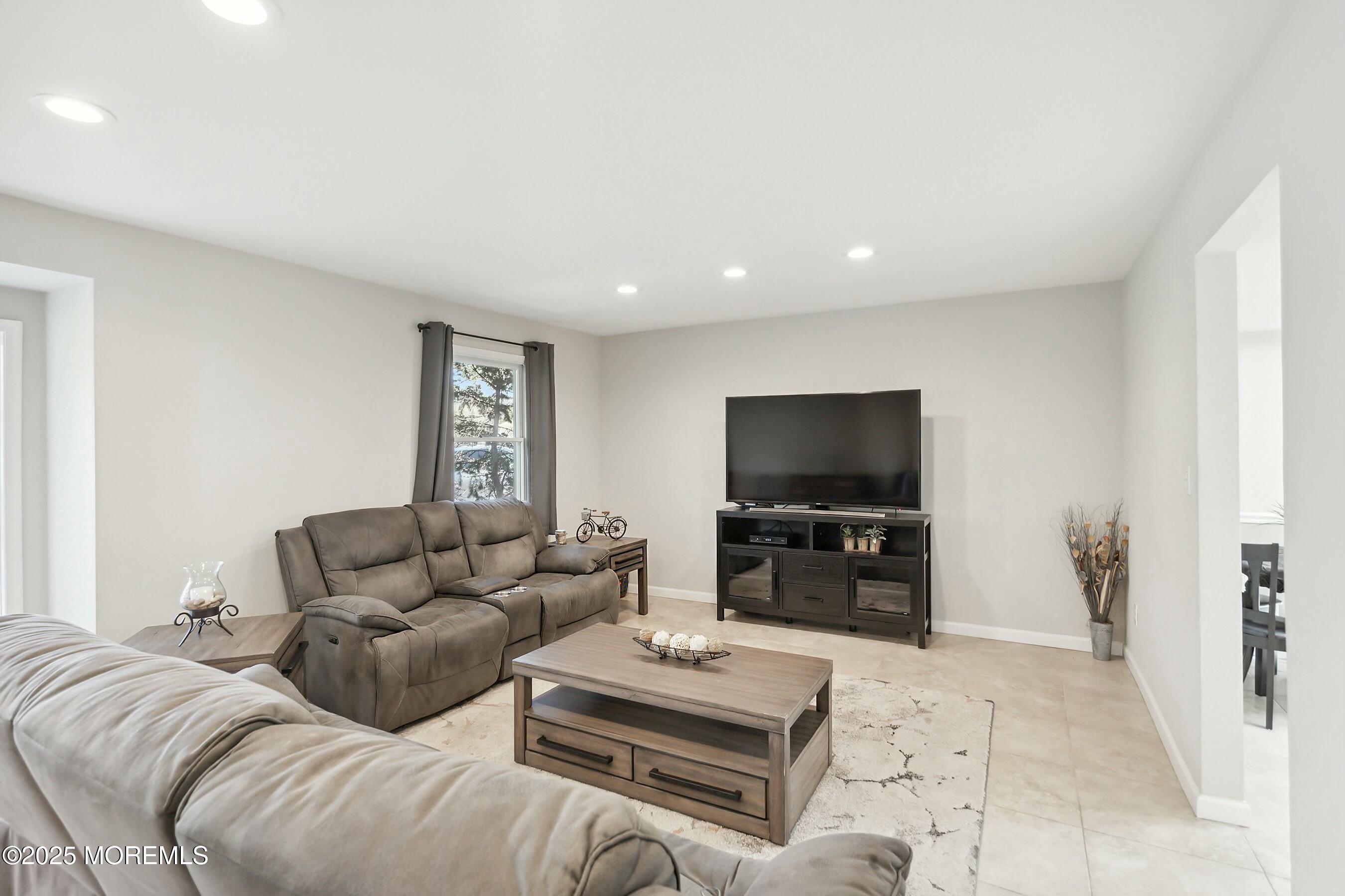 2 Saratoga Drive, Manalapan, New Jersey image 14
