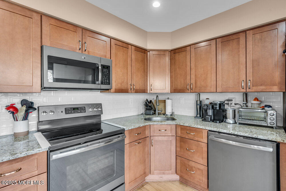 28 Byrnes Lane, Sayreville, New Jersey image 13