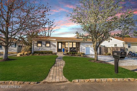 Photo of 190 Bay Stream Drive, Toms River, NJ 08753 (MLS # 22531058)