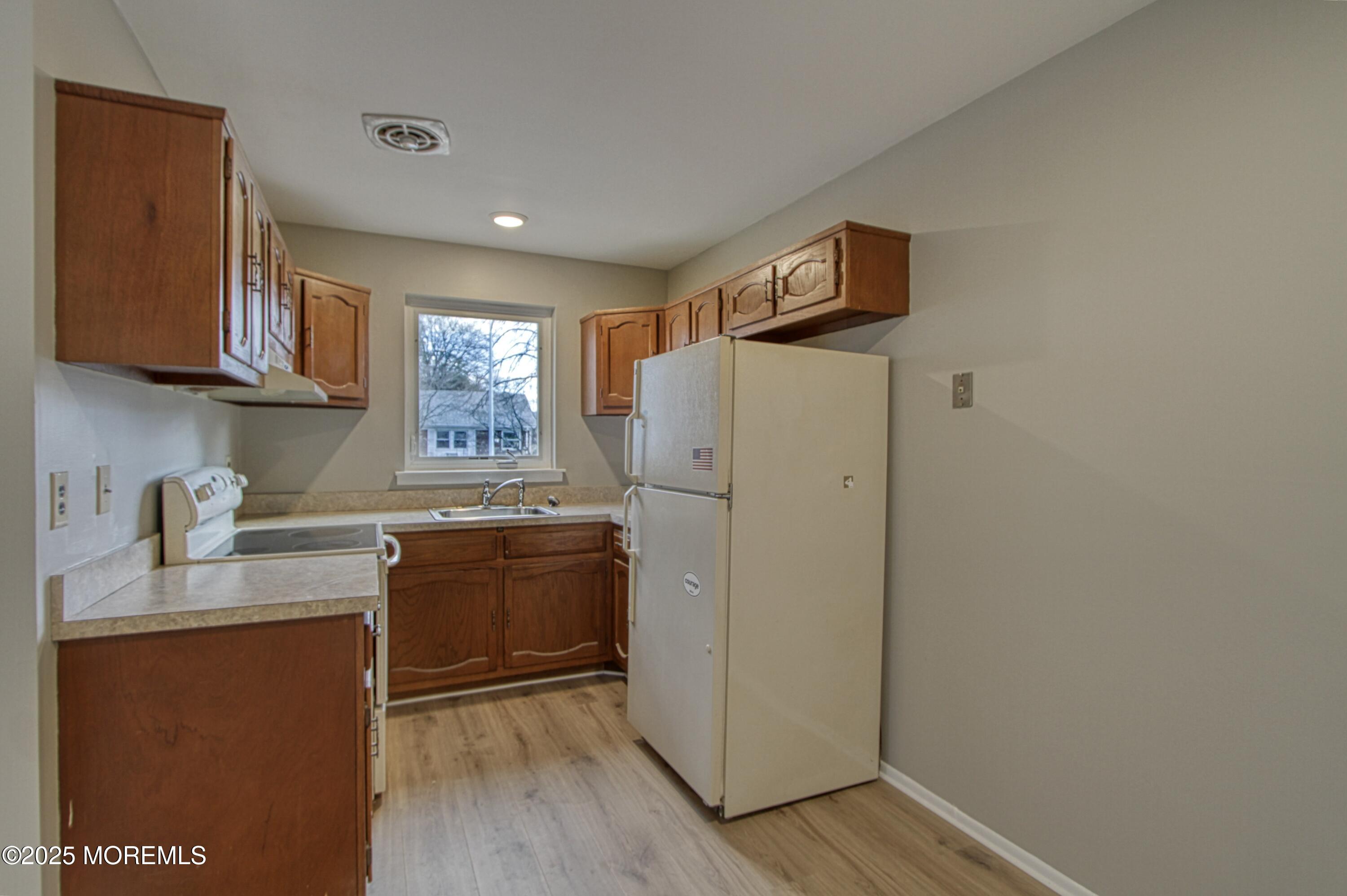 146 Hudson Parkway B