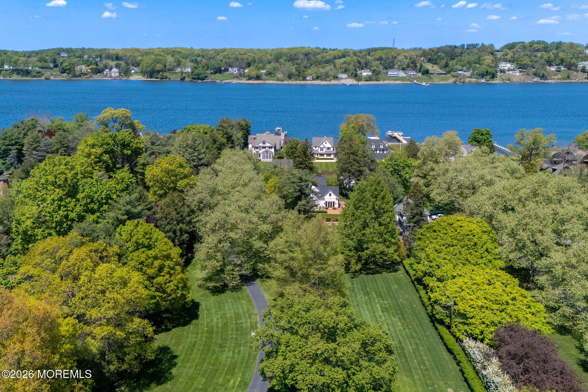 100/98 W River Road