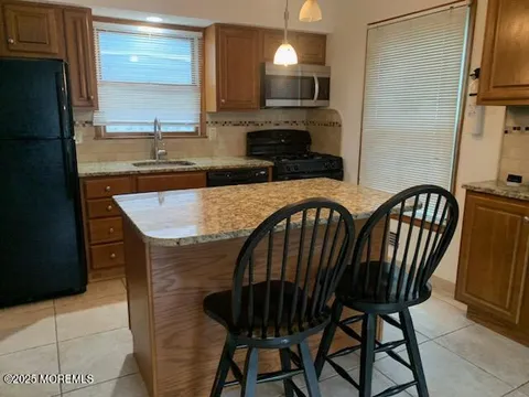 MLS: 22513474