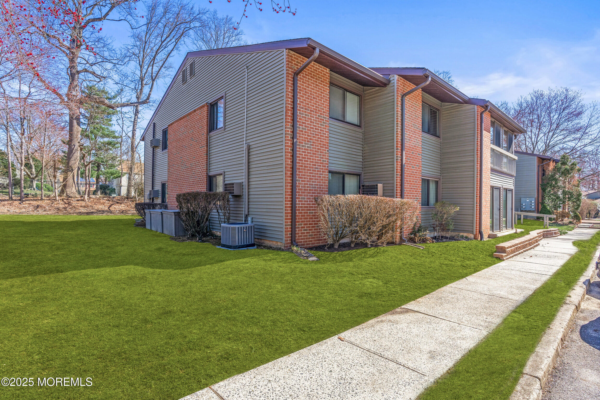 50 Medford Court, Red Bank, New Jersey image 1