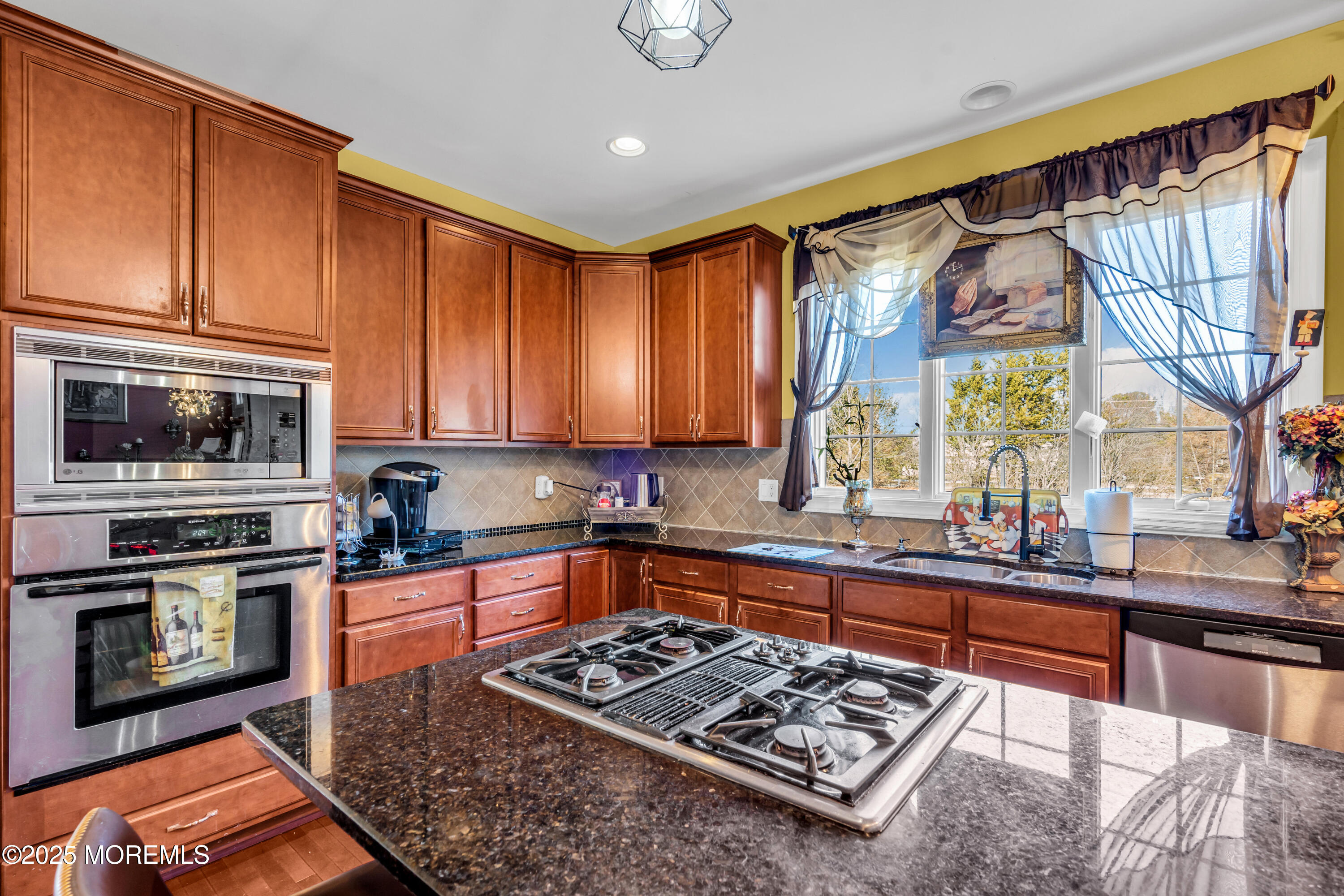 82 Stream Bank Drive, Freehold, New Jersey image 27