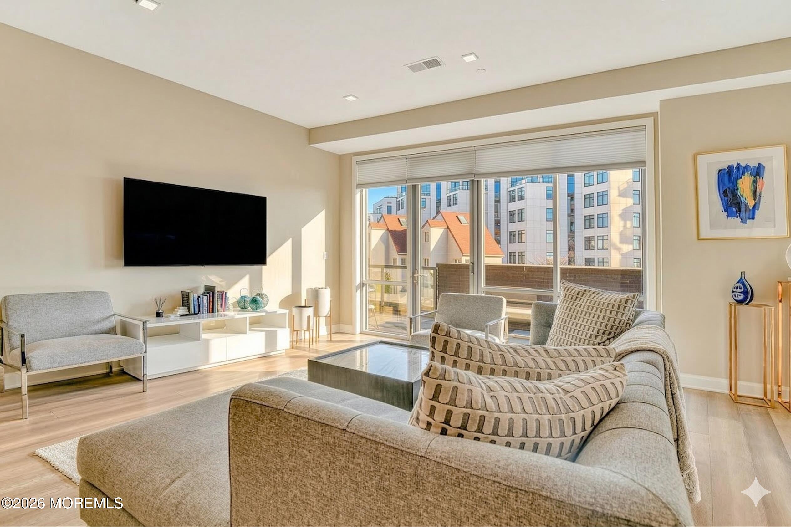 365 Ocean Boulevard 206