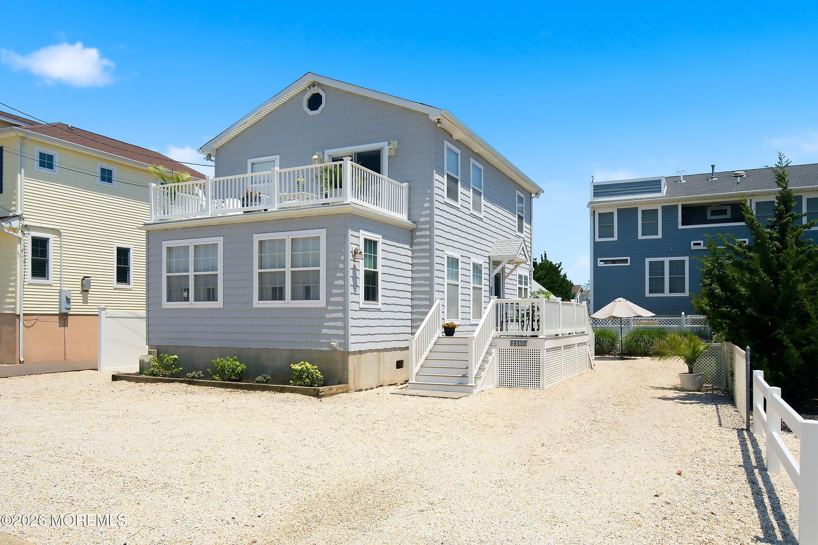2205 Bay Boulevard
