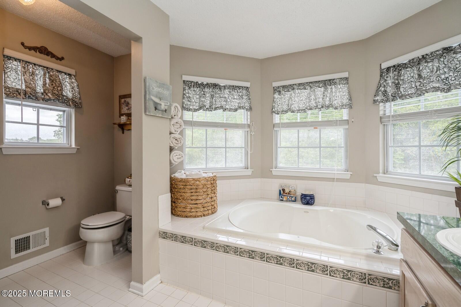 81 W Shenendoah Road, Howell, New Jersey image 30