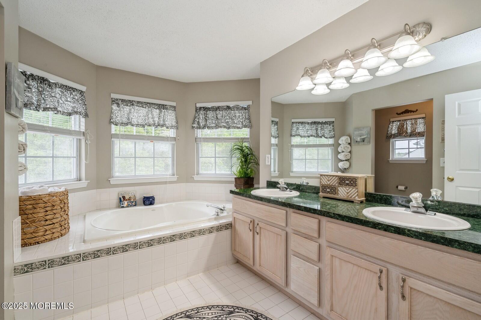 81 W Shenendoah Road, Howell, New Jersey image 29